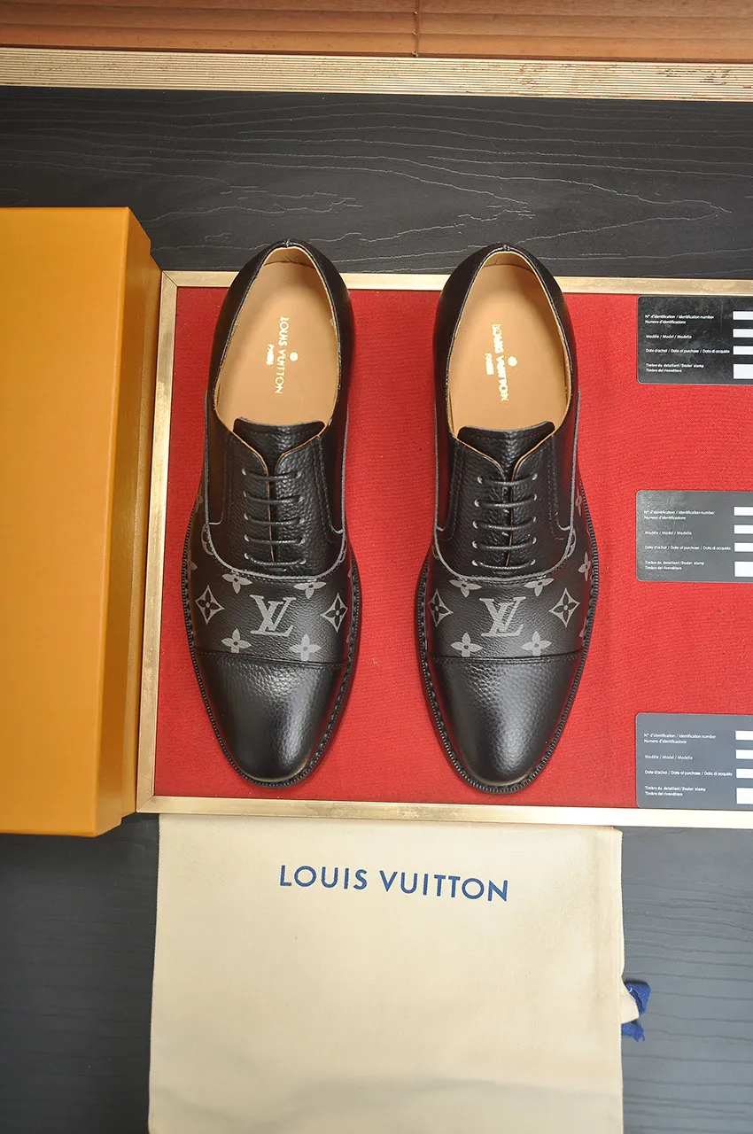 Men's men's shoes 💰500💶 [LV] (original single cowhide lining) 🍀LV's latest genuine leather business suit shoes are launched simultaneously on the official website. The first-layer cowhide imported from Italy is made of heavy gold, 💥official website 1:1 rubber outsole. Versatile to wear, high-end without losing class, and the color combination is extraordinary. This four-season style is alluring when worn on your feet, showing off your big-name flair. Standard code 38-45 (45 customized)
